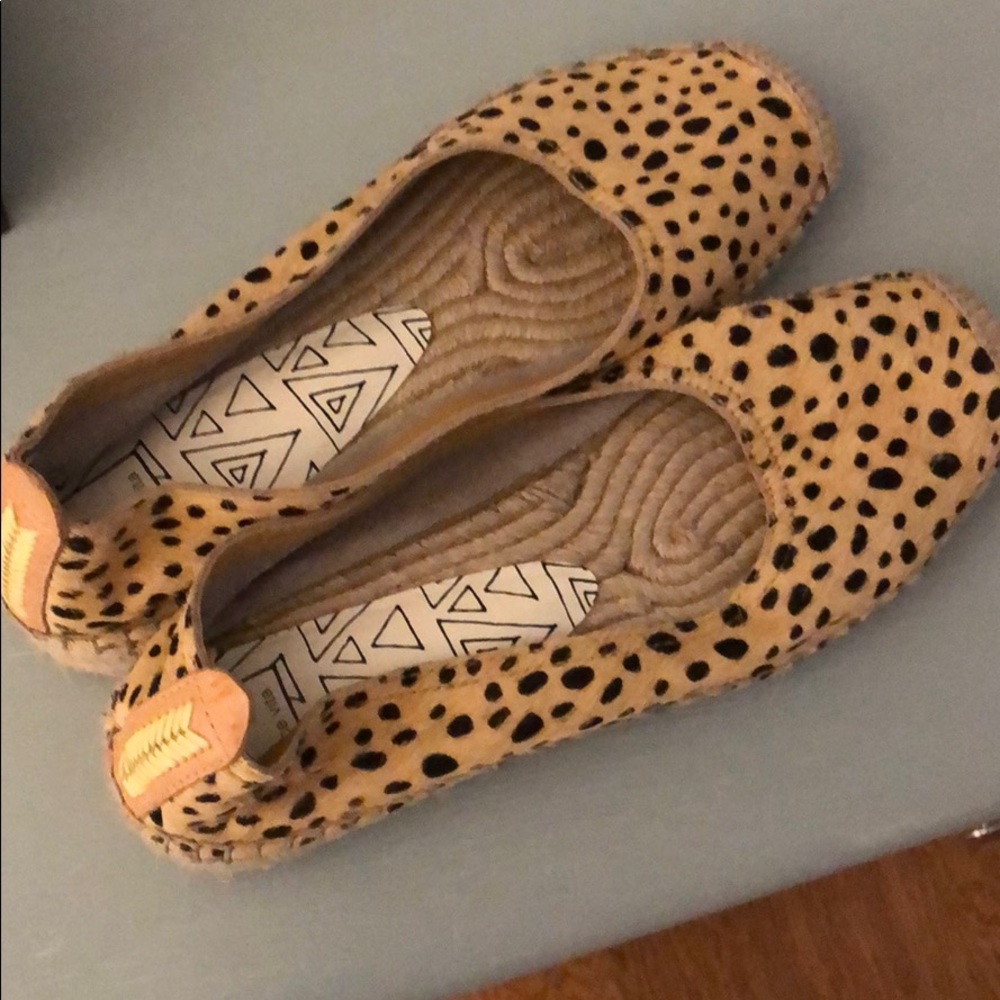 Dolce Vita woven flats